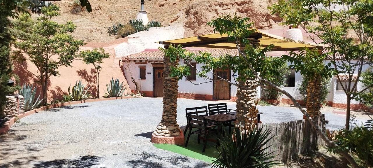 Hotel Casas Cueva Y Cortijo La Tala En Guadix