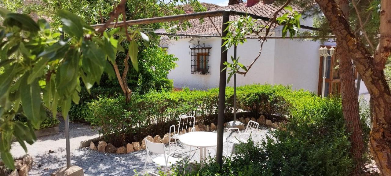 Casas Cueva Y Cortijo La Tala En Guadix