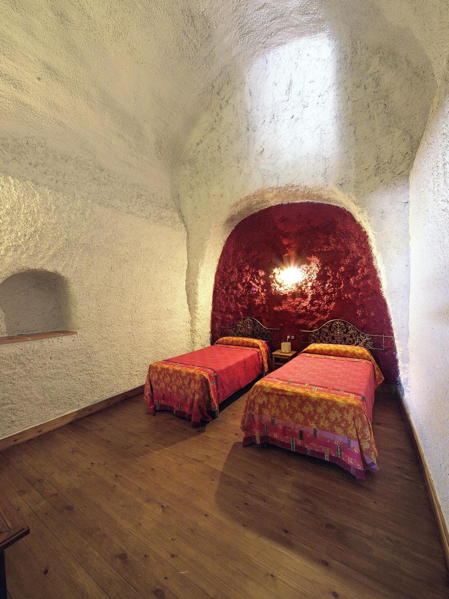 Hotel Casas Cueva Y Cortijo La Tala En 2*