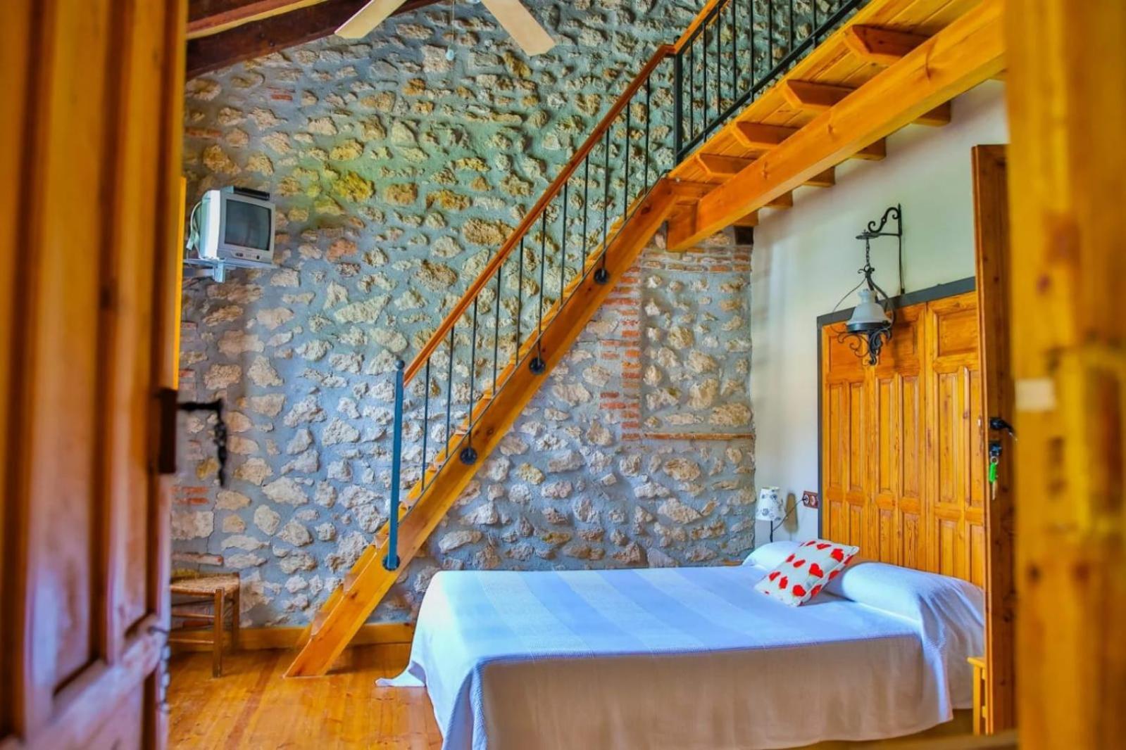 Casas Cueva Y Cortijo La Tala En