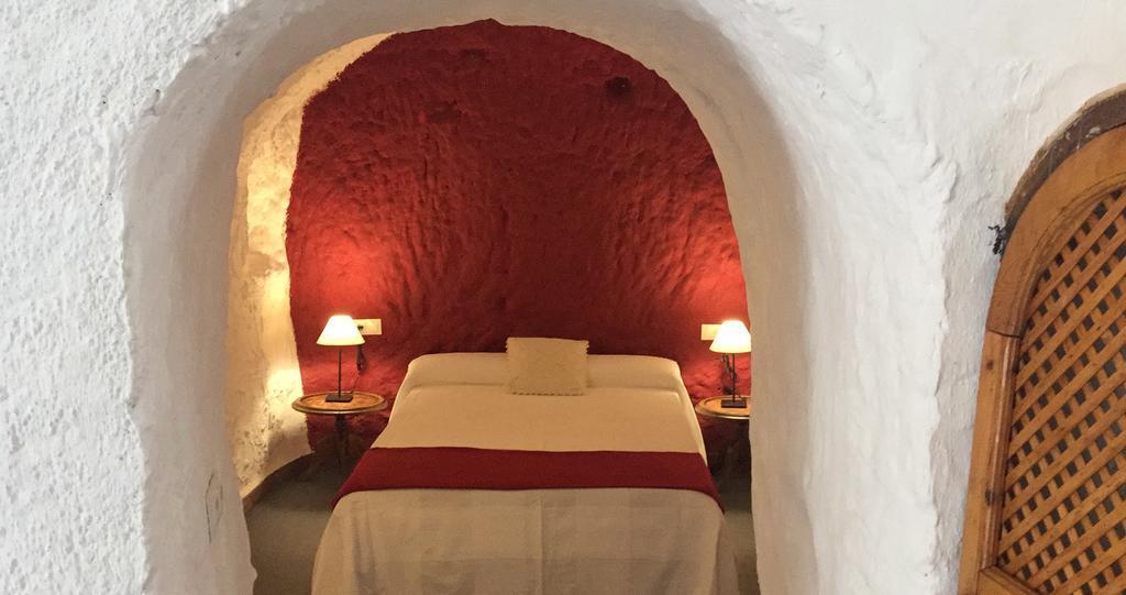 Casas Cueva Y Cortijo La Tala En 2*