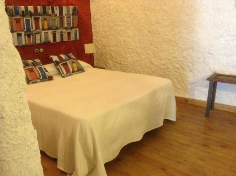 Casas Cueva Y Cortijo La Tala En 2*